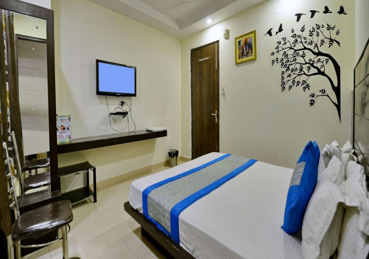 Hotel Perfect Spot- Main Bazar - Walking Metro Station New Delhi Exterior foto
