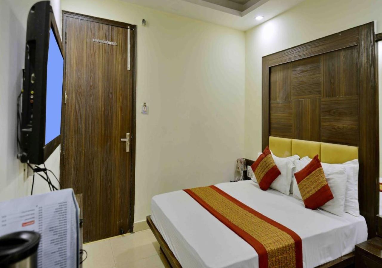 Hotel Perfect Spot- Main Bazar - Walking Metro Station New Delhi Exterior foto