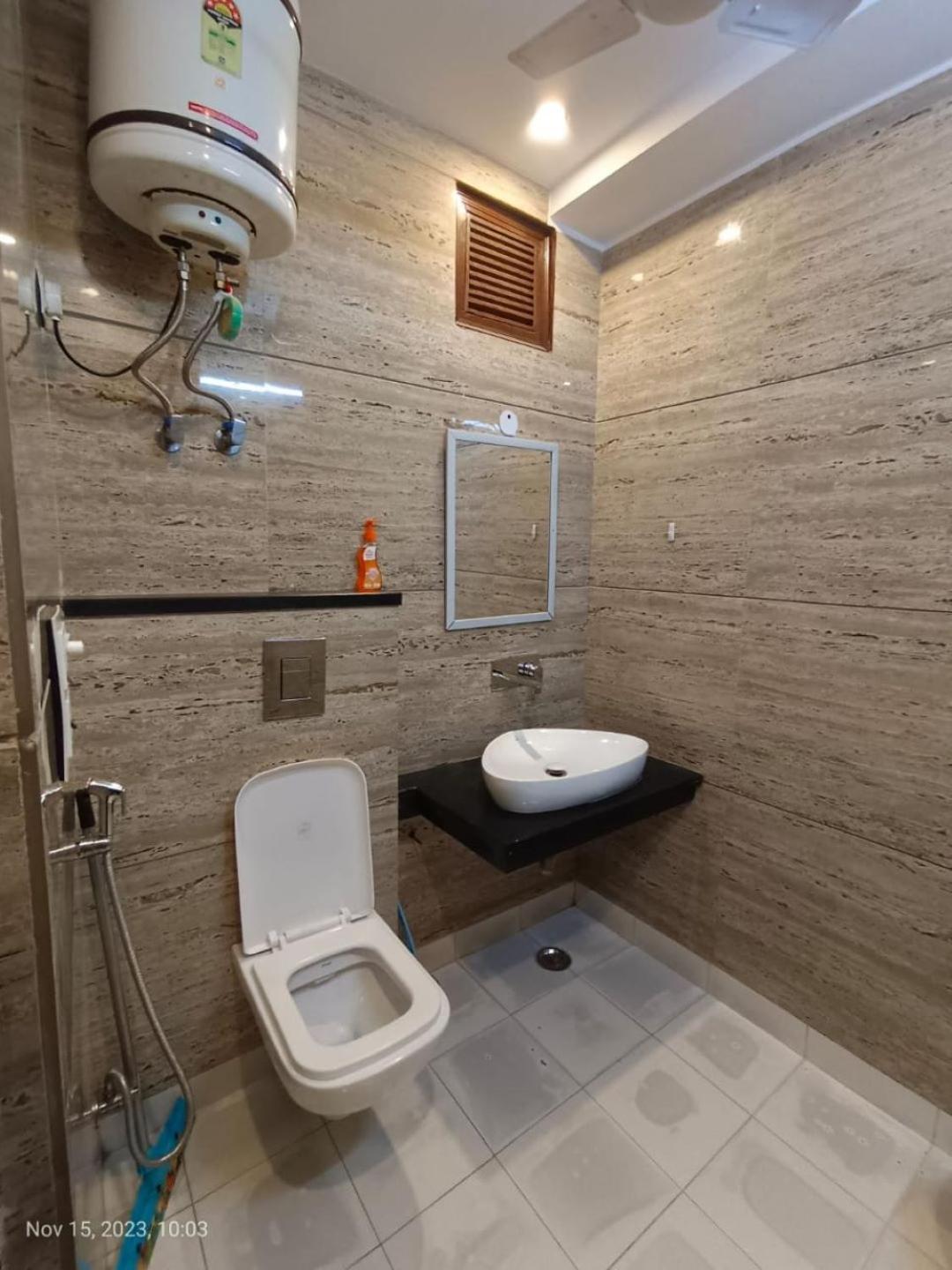 Hotel Perfect Spot- Main Bazar - Walking Metro Station New Delhi Exterior foto